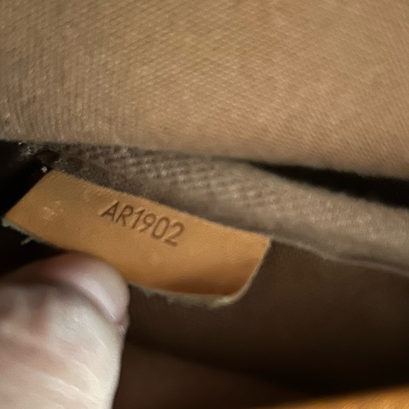 Authentic Louis Vuitton vintage bag - Picture 2 of 11